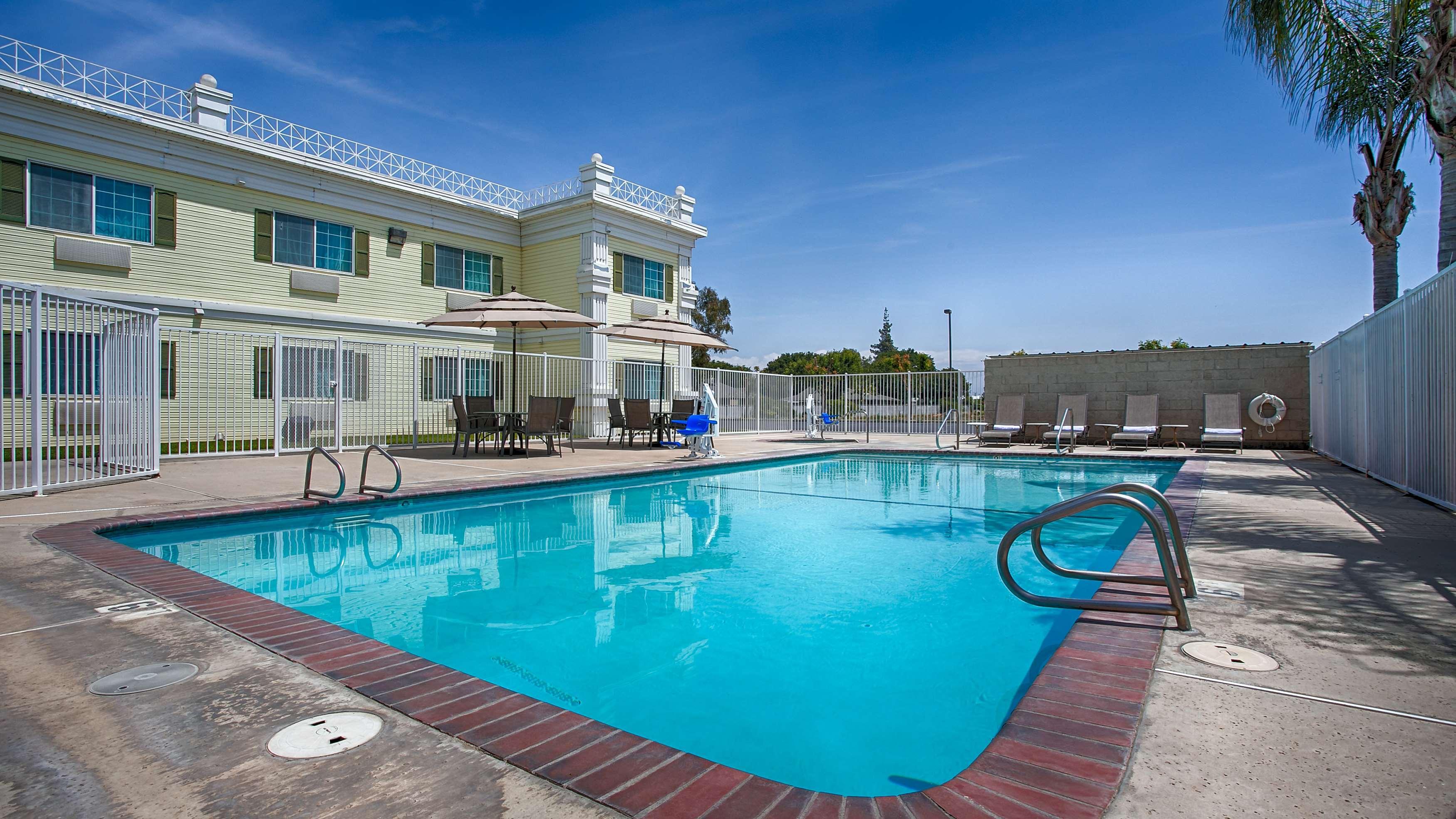 Best Western Americana Dinuba Esterno foto
